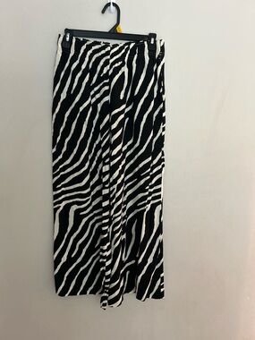 H&M Black and White Zebra Print Maxi Skirt
